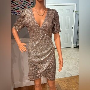 Badgley Mischka Champagne Sequin Dress Size 6